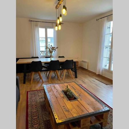 Appartement Terrasse Au Centre De Serris Серри Экстерьер фото